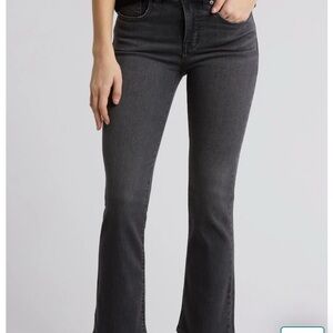 Madewell Midrise Kick out jeans in black